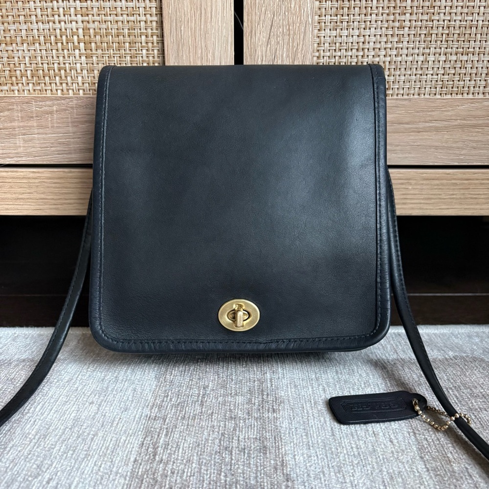 COACH Vintage Compact Pouch Black Leather Crossbody Shoulder Bag 9620 **READ**
